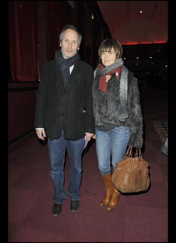 Hippolyte Girardot et son épouse à la générale du spectacle de Michel Boujenah "Enfin libre" à l'Olympia le 9 mars 2010