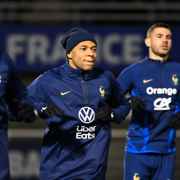 Kylian Mbappe (France) - L'équipe de France en entrainement au Centre National du Football (CNF) de Clairefontaine-en-Yvelines, France, le 14 novembre 2023, dans le cadre de la préparation de l'équipe pour les prochains matchs de qualification du tournoi de football de l'UEFA Euro 2024. © Federico Pestellini/Panoramic/Bestimage