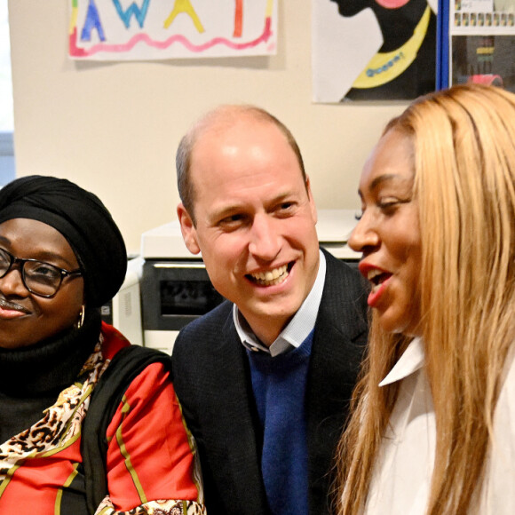Le prince William, prince de Galles, lors de sa visite au Hideaway Youth Project à Manchester, le 16 novembre 2023. Cette visite marque le lancement du Royal Foundation Community Impact Project et pour en apprendre plus sur le travail de la Manchester Peace Together Alliance visant à réduire la violence parmi les jeunes. 