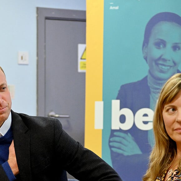 Le prince William, prince de Galles, lors de sa visite au Hideaway Youth Project à Manchester, le 16 novembre 2023. Cette visite marque le lancement du Royal Foundation Community Impact Project et pour en apprendre plus sur le travail de la Manchester Peace Together Alliance visant à réduire la violence parmi les jeunes. 