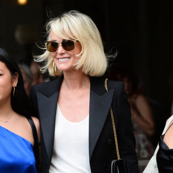 Laeticia Hallyday et ses filles Jade et Joy à leur arrivée au mariage de Claude Lelouch à la mairie du 18ème à Paris. Le 17 juin 2023