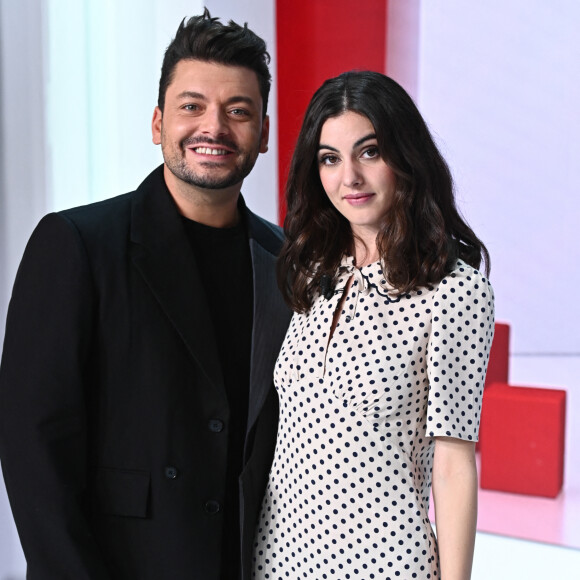 Accompagnée de Claire Chust, l'humoriste et comédien parlera de son nouveau film "Comme par magie".
Exclusif - Kev Adams et Claire Chust - Enregistrement de l'émission "Vivement Dimanche", présentée par M.Drucker et diffusée le 19 novembre sur France 3, au Studio Gabriel à Paris © Guillaume Gaffiot / Bestimage