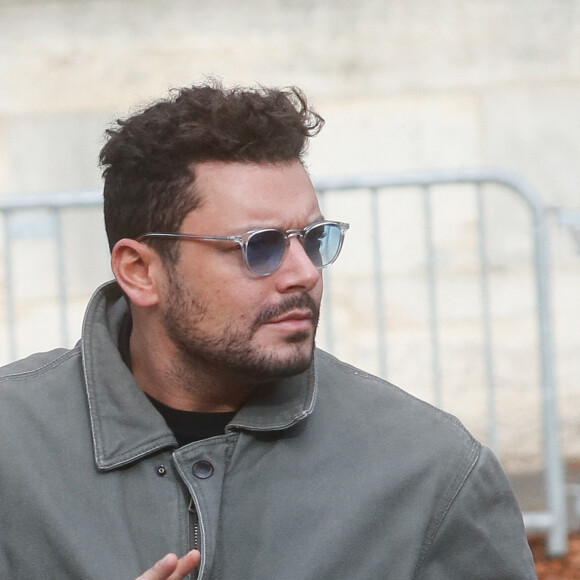 Kev Adams - Arrivées à l'enregistrement de l'émission "Vivement Dimanche", présentée par M.Drucker et diffusée sur France 3 le 19 novembre, au Studio Gabriel à Paris. Le 31 octobre 2023 © Christophe Clovis / Bestimage
