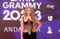 Shakira triomphante aux Latin Grammy Awards 2023 : elle envoie une nouvelle pique à Gerard Piqué devant leurs enfants !