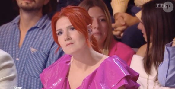 Adeline Toniutti a rencontré un petit accident vestimentaire lors du prime de la "Star Academy". 
Adeline Toniutti dans la "Star Academy" sur TF1