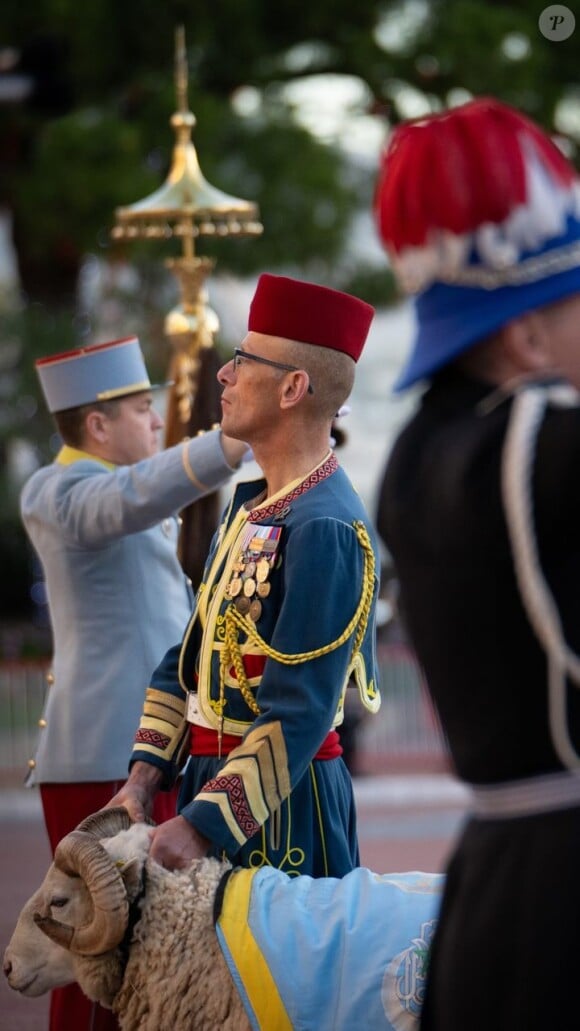 Aujourd'hui, une messe sera donnée dans la Cathédrale Notre-Dame Immaculée avec de nombreux membres de la famille princière monégasque avant la traditionnelle prise d'armes à 11 heures dans la Cour d'Honneur du Palais princier.
Le prince Albert II de Monaco, La princesse Charlène de Monaco à la fête nationale de Monaco, 18 novembre 2023.