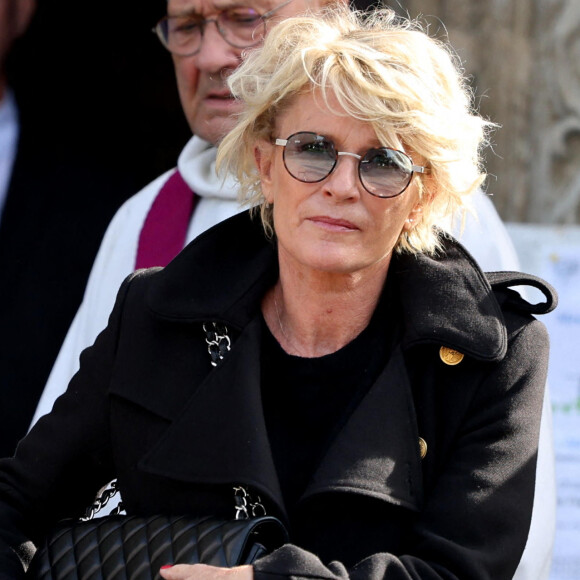 Exclusif - Sophie Davant - Funérailles du restaurateur Jacques Aviegne, dit Miocque en l'église Saint-Augustin à Deauville, France, le 7 octobre 2022. © Dominique Jacovides/Bestimage