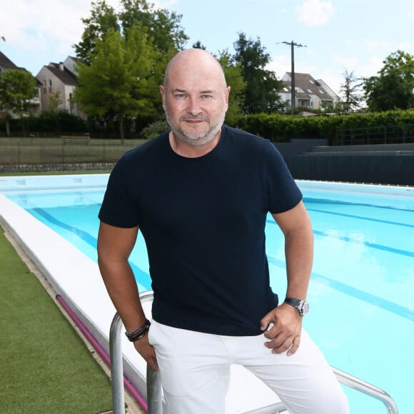 Sébastien Cauet visé par une plainte pour deux viols - Exclusif - Sébastien Cauet inaugure la piscine municipale qui porte son nom le 11 juin 2022. © Claude Dubourg/Bestimage