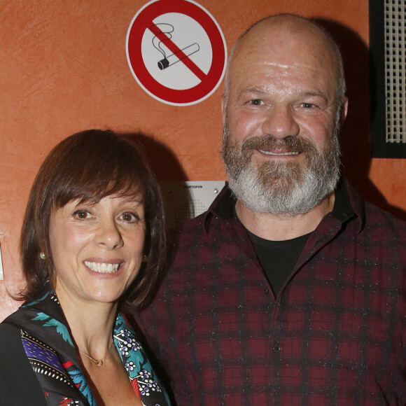 Philippe Etchebest a été poussé par sa femme à faire une folie.
Philippe Etchebest et sa femme Dominique - People assistent au spectacle "Laurent Gerra Sans Modération" sur la scène de l' Olympia à Paris. © Alain Guizard/Bestimage 