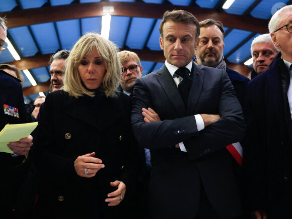 Emmanuel et Birigtte Macron arrivent pour rencontrer les équipes de secours à Clairmarais. © Aurelien Morissard/Pool/Bestimag