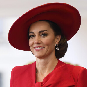 Kate Middleton fait toujours en sorte que l'éducation de ses enfants soit une priorité absolue.
Catherine (Kate) Middleton, princesse de Galles - Cérémonie de bienvenue du président de la Corée du Sud et de sa femme à Horse Guards Parade à Londres.