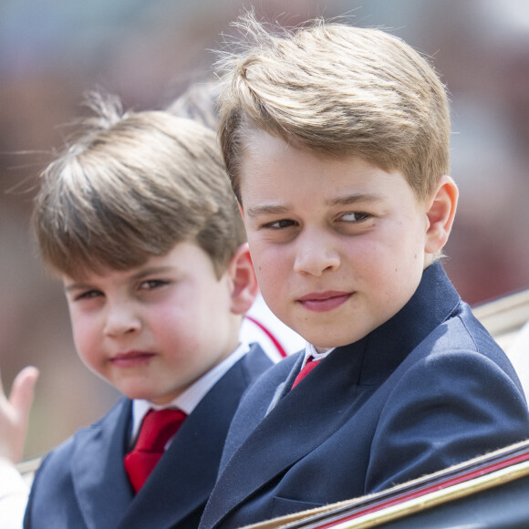 Le prince George, le prince Louis de Galles - La famille royale d'Angleterre lors du défilé "Trooping the Colour" à Londres.