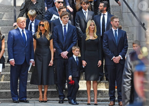 Donald Trump et sa femme Melania Trump, Barron Trump, Ivanka Trump, Donald Trump Jr, Eric Trump et leurs enfants - Obsèques de Ivana Trump en l'église St Vincent Ferrer à New York. Le 20 juillet 2022 