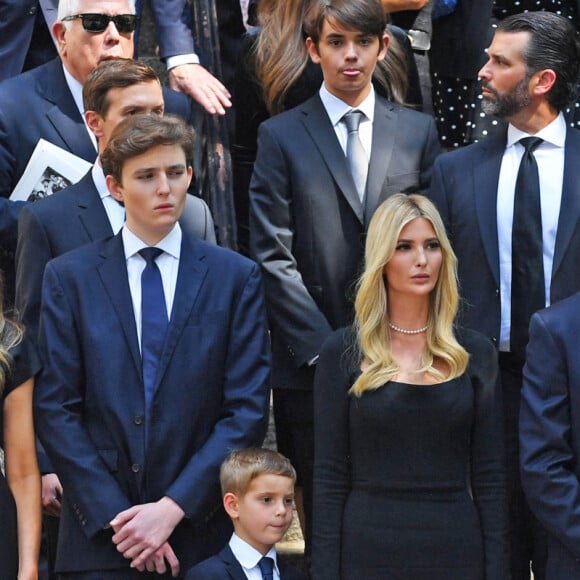 Donald Trump et sa femme Melania Trump, Barron Trump, Ivanka Trump, Donald Trump Jr, Eric Trump et leurs enfants - Obsèques de Ivana Trump en l'église St Vincent Ferrer à New York. Le 20 juillet 2022 