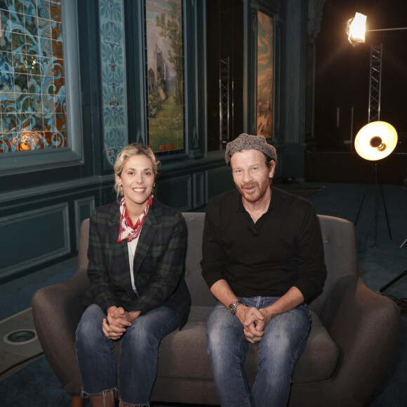 C'est normal, ils ont récemment joué ensemble sur scène dans "Le Manteau de Janis".
Exclusif - Alysson Paradis, Philippe Lelièvre - Enregistrement de l'émission "OlympiaScope", présentée par B.Montiel et diffusée le 4 décembre sur Olympia TV, une chaîne du groupe Canal+ et en replay sur myCANAL. Le 11 octobre 2023 © Jack Tribeca / Bestimage 