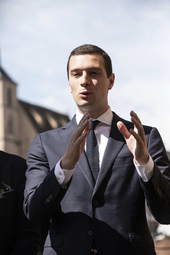 Jordan Bardella vient soutenir les candidats aux élections législatives à Strasbourg le 8 juin 2022. © Elyxandro Cegarra / Panoramic / Bestimage