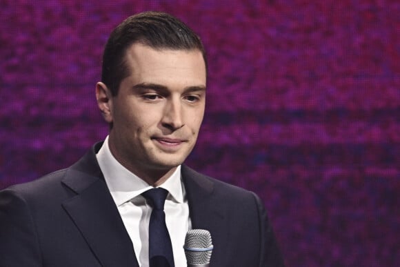 Jordan Bardella - Les candidats à l'élection présidentielle participent au "grand débat des valeurs" organisé par Valeurs actuelles et l'association Les Éveilleurs au parc des expositions à Paris. © JB Autissier / Panoramic / Bestimage