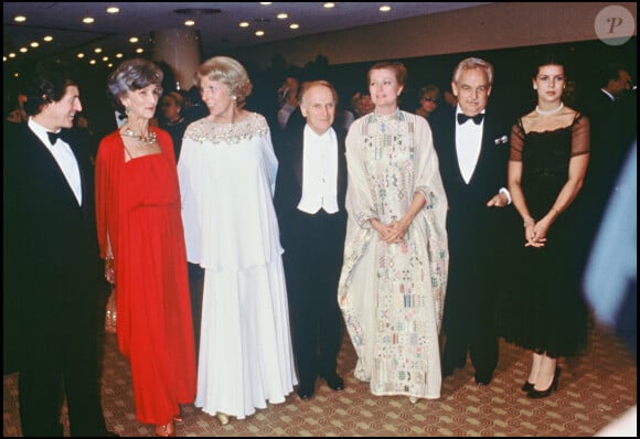 Archive - Caroline de Monaco et Philippe Junot avec Claude Pompidou, Yehudi Menuhin, Grace de Monaco et le prince Rainier