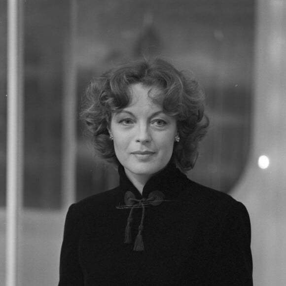 Archives - En France, à Paris, Romy Schneider sur un plateau de télévision. Le 4 février 1980 