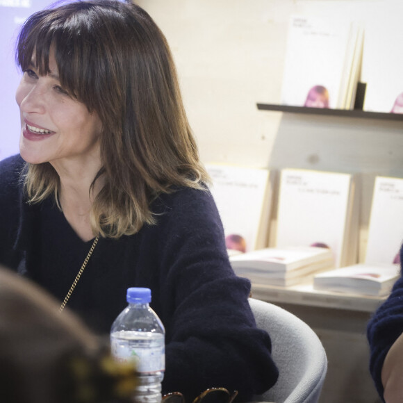 Sophie Marceau, pour la promotion de son livre "La Souterraine" publié chez Seghers au Festival du Livre de Paris 2023 au Grand Palais Éphémère - Paris le 22/04/2023 - © Jack Tribeca / Bestimage 