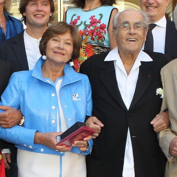 Exclusif - Mariage civil de l'actrice Macha Méril (74 ans) et du compositeur Michel Legrand (82 ans) célébré à la mairie de Monaco par le maire Georges Marsan et son adjoint Henri Doria autour du fils adoptif de Macha Méril, Gianguido Baldi, leurs témoins Muriel Perrod, Pierre-Jean Douvier et Olga Douvier et leurs amis