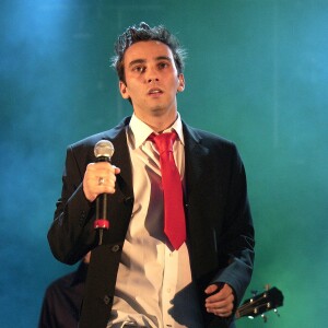 Damien Saez en concert aux Solidays à Paris, en 2005.