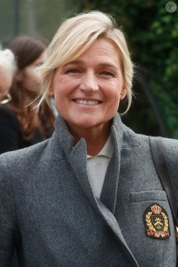 Anne-Elisabeth Lemoine - Arrivées à l'enregistrement de l'émission "Vivement Dimanche", présentée par M.Drucker et diffusée sur France 3 le 19 novembre, au Studio Gabriel à Paris. Le 31 octobre 2023 © Christophe Clovis / Bestimage