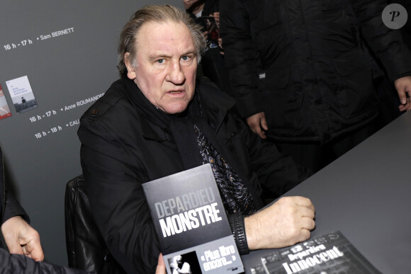 Gérard Depardieu - Salon du livre à la porte de Versailles à Paris le 18 mars 2018. © Cédric Perrin/Bestimage  Book Fair at the Porte de Versailles in Paris on March 18, 2018.