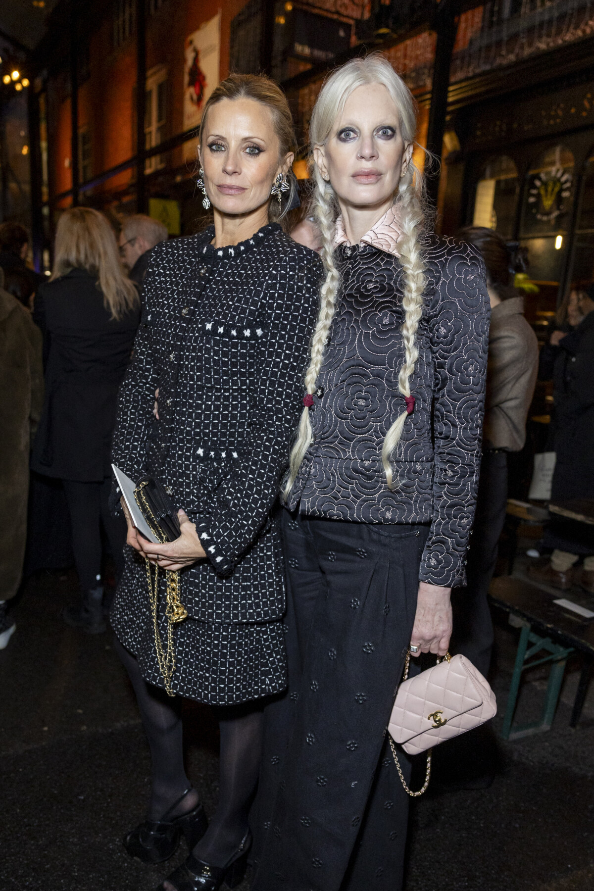 Photo Laura Bailey Kristen McMenamy D fil De Mode M tiers D art photo-laura-bailey-kristen-mcmenamy-d-fil-de-mode-m-tiers-d-art