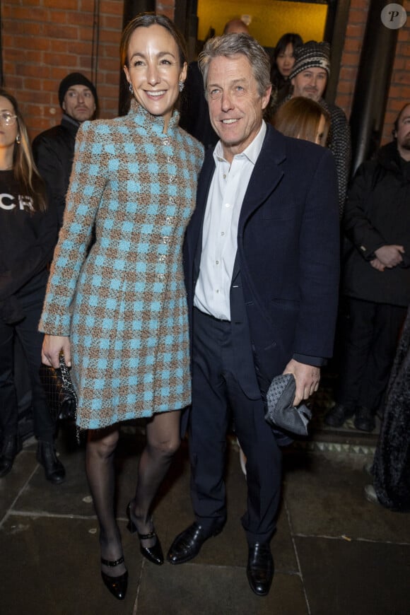 Anna Elisabet Eberstein et son mari Hugh Grant - Défilé de mode "Métiers d'art Chanel" à Manchester. Le 7 décembre 2023. © Olivier Borde / Bestimage