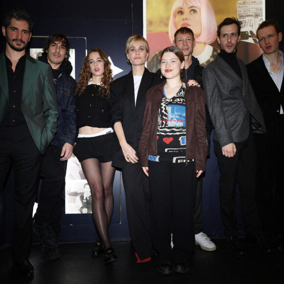Le jeudi 28 décembre 2023, Judith Godrèche dévoile la série "Icon of French cinema" sur Arte.
Judith Godrèche, ses enfants Tess Barthélemy et Noé Boon - Première du film "Icon of the french cinema" au Silencio à Paris. Le 8 décembre 2023 © Denis Guignebourg / Bestimage