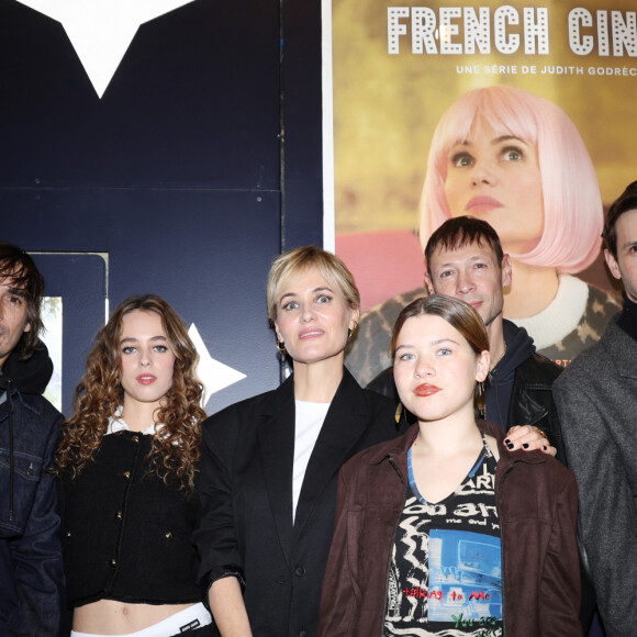 Judith Godrèche, ses enfants Tess Barthélemy et Noé Boon - Première du film "Icon of the french cinema" au Silencio à Paris. Le 8 décembre 2023 © Denis Guignebourg / Bestimage