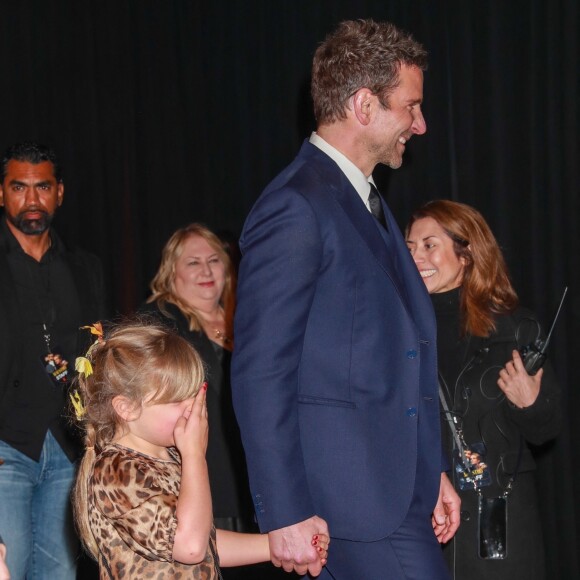 Lady Gaga, Bradley Cooper et sa fille Lea de Seine, Carey Mulligan - Avant-première du film Netflix "Maestro" à Los Angeles le 12 décembre 2023