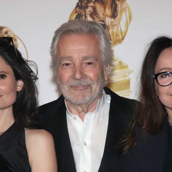  
Salomé Lelouch, Pierre Arditi et Évelyne Bouix - 33ème " Nuit des Molières " aux Folies Bergère à Paris le 30 Mai 2022. Bertrand Rindoff / Bestimage 