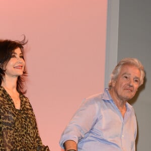 D'ailleurs, l'acteur est remonté sur scène ce mercredi.
Exclusif - Scène - Evelyne Bouix et Pierre Arditi - 100ème de la pièce "Le Mensonge" au théâtre Édouard VII à Paris, le 11 décembre 2015. © Coadic Guirec/Bestimage 