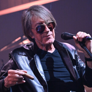 Jacques Dutronc et Thomas Dutronc en showcase de leur tournée "Dutronc & Dutronc" au Centre Evénementiel de Courbevoie le 11 avril 2022.