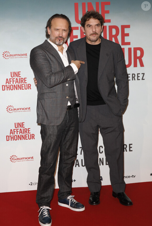 Vincent Perez, Damien Bonnard lors de l'avant-première du film "Une affaire d'honneur" au cinéma UGC Normandie à Paris le 11 décembre 2023. © Marc Ausset-Lacroix / Bestimage