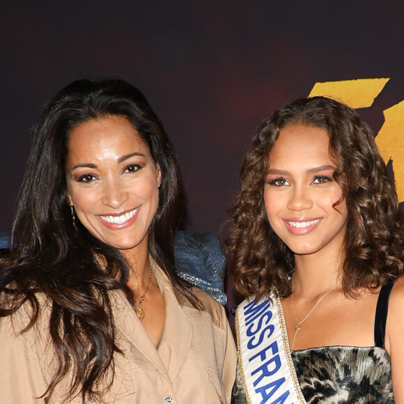 Cindy Fabre (Miss France 2005) et Indira Ampiot (Miss France 2023) - Première du film "Indiana Jones et le Cadran de la destinée" au cinéma Le Grand Rex à Paris le 26 juin 2023. © Coadic Guirec/Bestimage