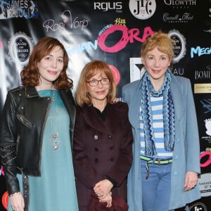 Elise Depardieu, Elisabeth Depardieu et sa fille Julie Depardieu - Photocall du défilé au profit de l'association Meghanora au Salon des Miroirs à Paris, le 20 février 2016. © CVS/Bestimage