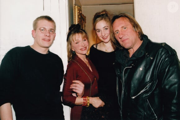 Gérard Depardieu, Elisabeth et leurs enfants Guillaume et Julie en 1996