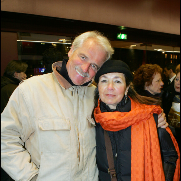 Yann Arthus-Bertrand et sa femme - Première du film "Le Couperet" de Costa Gavras avec Jose Garcia au cinéma Gaumont Champs-Elysées