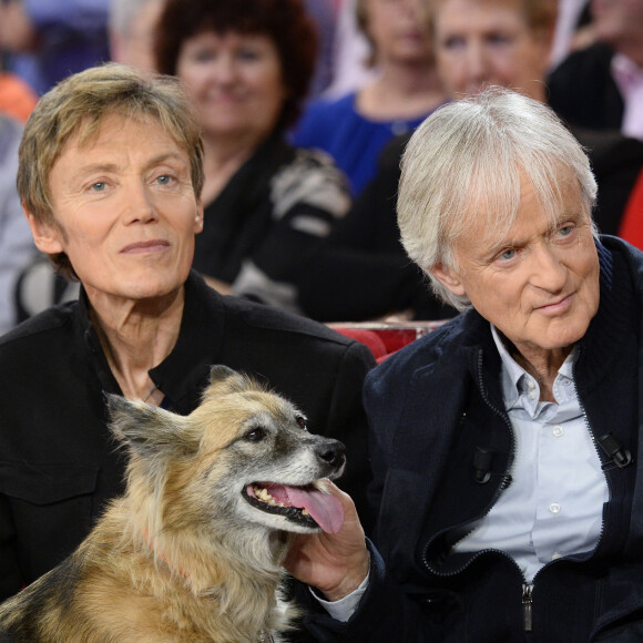 Dave et son compagnon Patrick Loiseau avec leur chien - Enregistrement de l'émission "Vivement Dimanche" à Paris. © Coadic Guirec/Bestimage