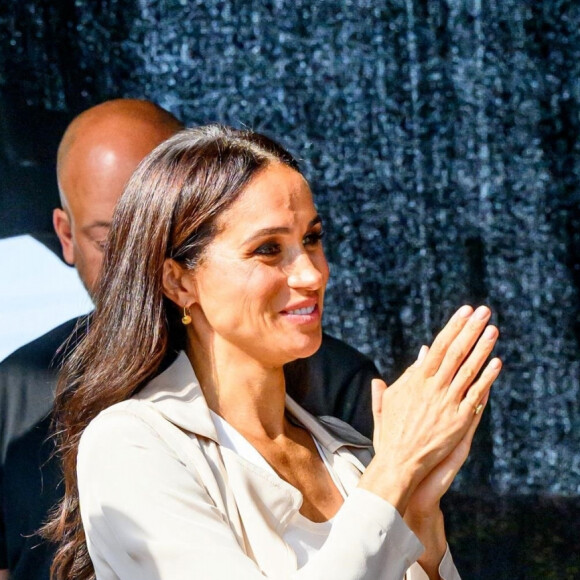 Et de passer du temps avec leurs deux enfants Archie et Lilibet.
Meghan Markle, duchesse de Sussex aux Invictus Games 2023 à Dusseldorf pour une remise de prix le 16 septembre 2023. 