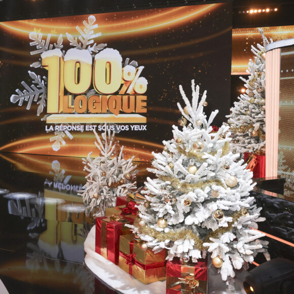 Alors que l'animateur présente ce soir un numéro spécial Noel de  "100% Logique.
Exclusif - Illustration - Enregistrement de l'émission "100% Logique", présentée par C.Féraud et diffusée le 23 décembre sur France 2 © Jack Tribeca / Bestimage 