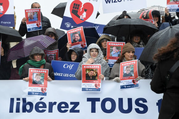 Exclusif - Rassemblement au Trocadéro appelant à la libération des otages détenus par les terroristes du Hamas. Paris, le 22 décembre 2023. © Lionel Urman/Bestimage 