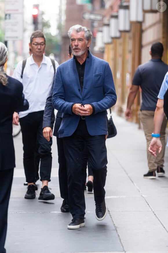 Exclusif - Pierce Brosnan et sa femme Keely Shaye Brosnan quittent le Polo Bar à New York, le 29 août 2023.