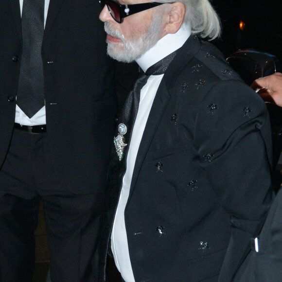 Karl Lagerfeld aurait alors décidé que désormais, "toutes les assises" seraient "tapissées de jais". 
Karl Lagerfeld - Soirée Vanity Fair x Chanel chez Albane à l'hôtel JW Marriott lors du 71e festival international du film de Cannes le 9 mai 2018. © CVS / Bestimage