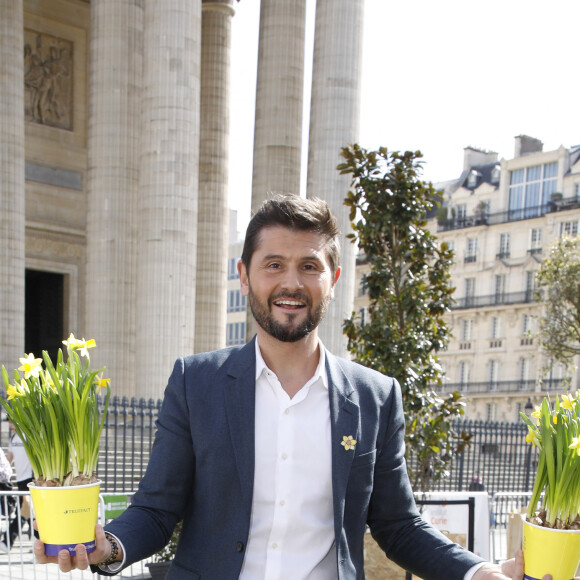 Christophe Beaugrand - Les célébrités participent au lancement de l'opération "Une jonquille contre le Cancer" sur la place du Panthéon à Paris, le 16 mars 2023. © Denis Guignebourg / Bestimage 