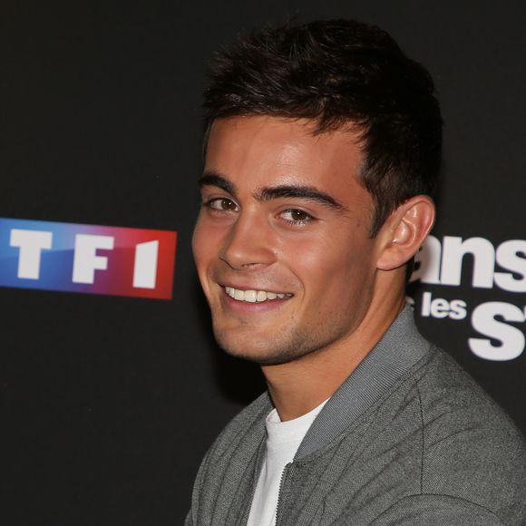 Des images sur lesquelles il se dévoile très changé physiquement.
Clément Remiens - Photocall de la saison 9 de l'émission "Danse avec les stars" (DALS) au siège de TF1 à Boulogne-Billancourt le 11 septembre 2018. © Denis Guignebourg/Bestimage