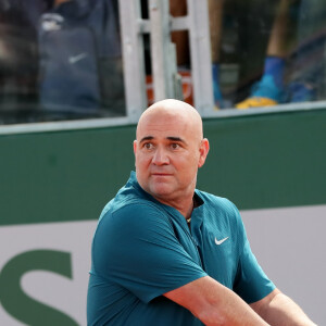 André Agassi - Tournoi des "Longines Future Tennis Aces" sur le court en terre battue installé sous la Tour Eiffel dans le cadre de l'opération "Roland-Garros dans la Ville" à Paris, le 2 juin 2018. S. Graf et A. Agassi ont disputé un match avec les vainqueurs de cette compétition. © Jacovides/Moreau/Bestimage